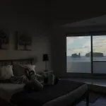 Quo Sunset House * 모스테이루스