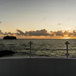 Quo Sunset House 모스테이루스